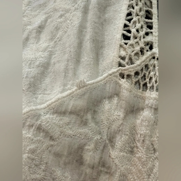 ❤️Democracy- EUC - Beige Top with Rose Prints,3/4 Flutter Sleeves, Cold Shoulder - Picture 7 of 7